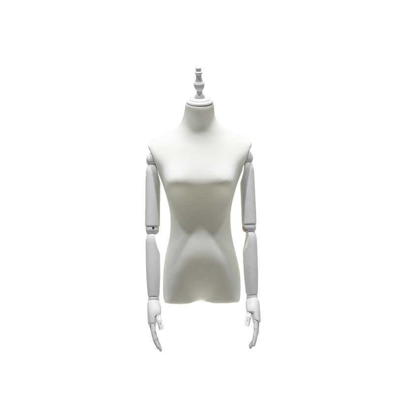 Nhân vật nam bằng cotton với cánh tay và nắp đầu đặc biệt được trưng bày trong tủ trưng bày